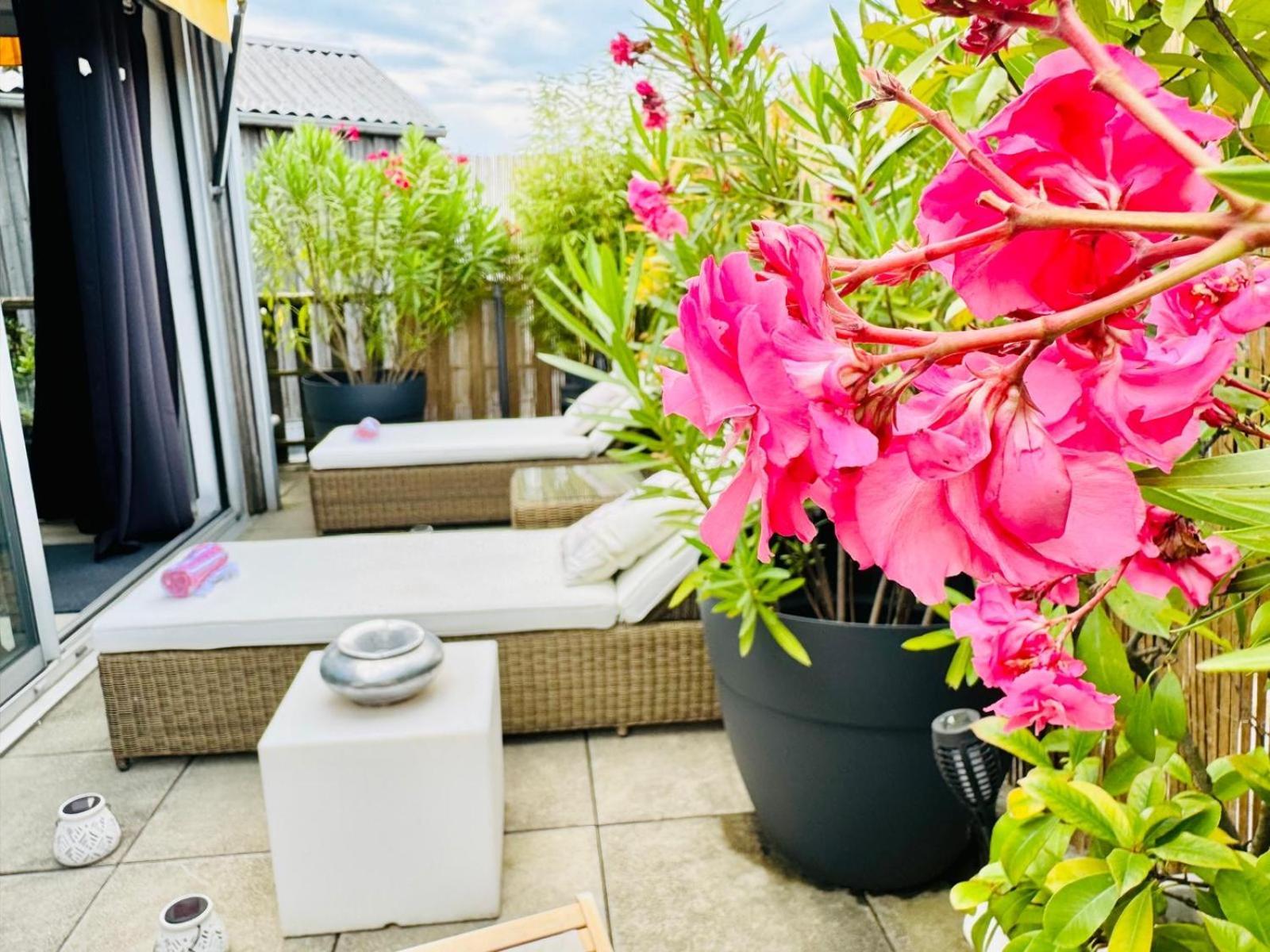 Loft Atypique13Om2 Rooftop Et Patio Couvert Pkg Dep Tardif 13H Apartment Bordeaux Bagian luar foto